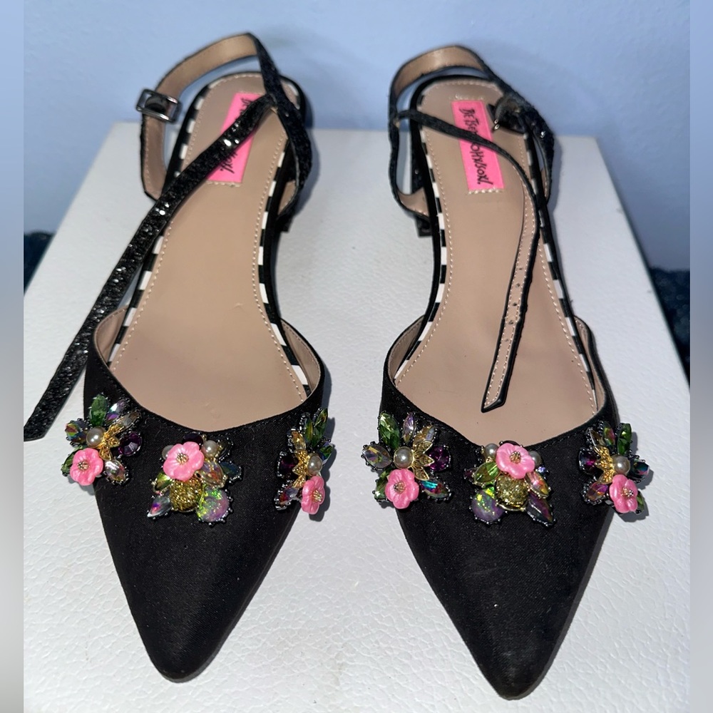 BETSEY JOHNSON Black sandals